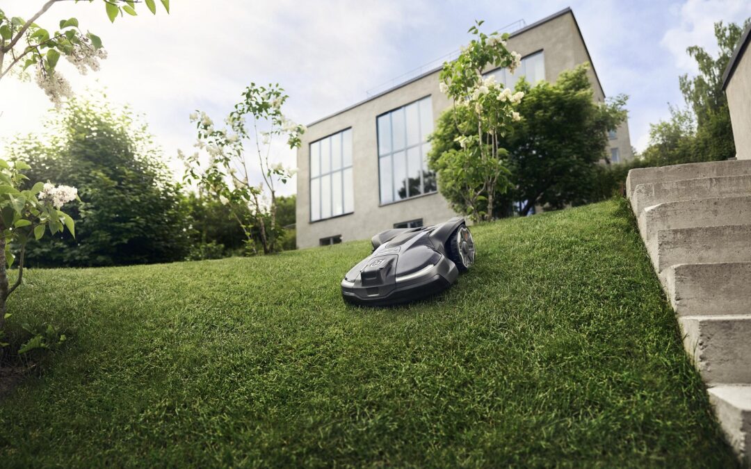 Husqvarna toob turule piirdekaablita robotniidukid eratarbijatele- Husqvarna Automower® NERA