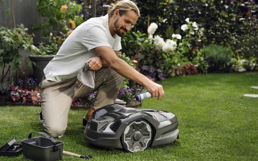Kuidas puhastada Husqvarna Automower®robotniidukeid?